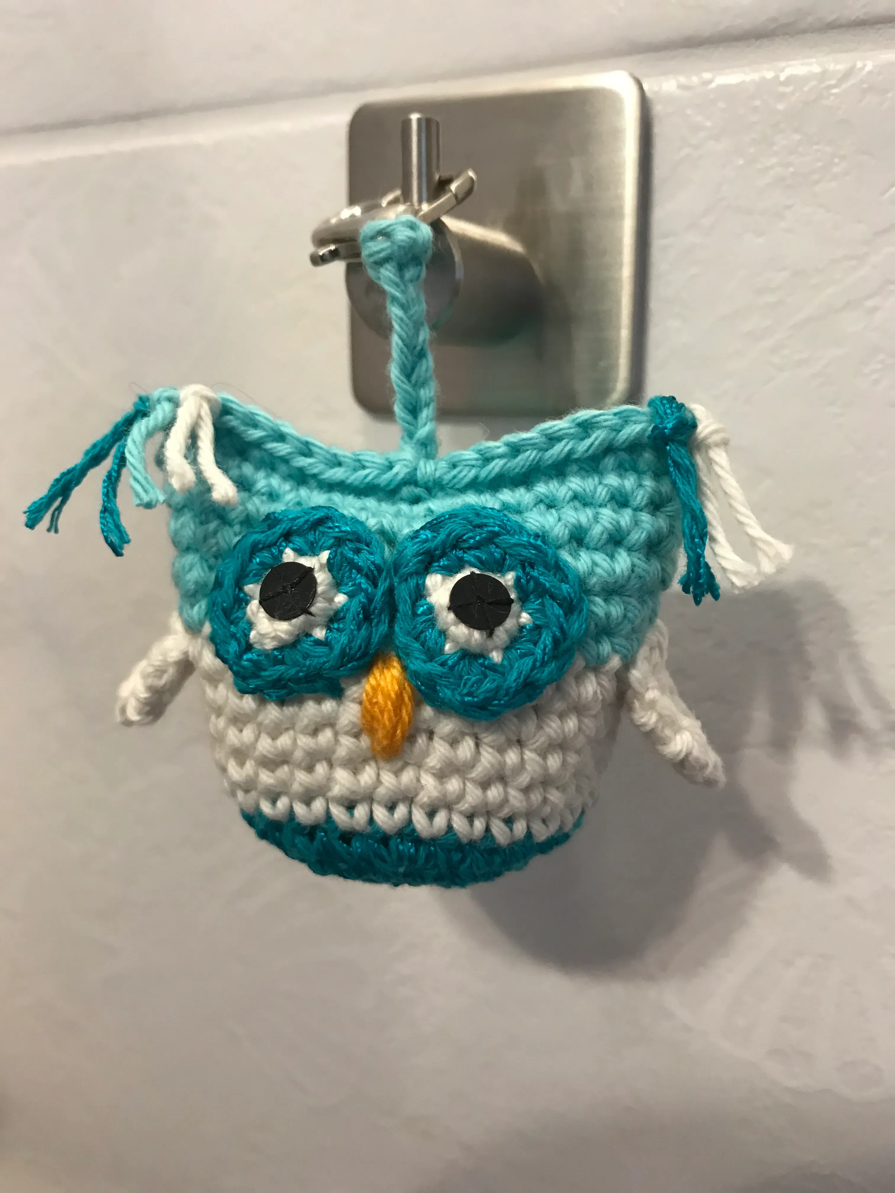 Schlüsselanhänger Eule mit Pailettenauge, wahlweise in pink oder türkis