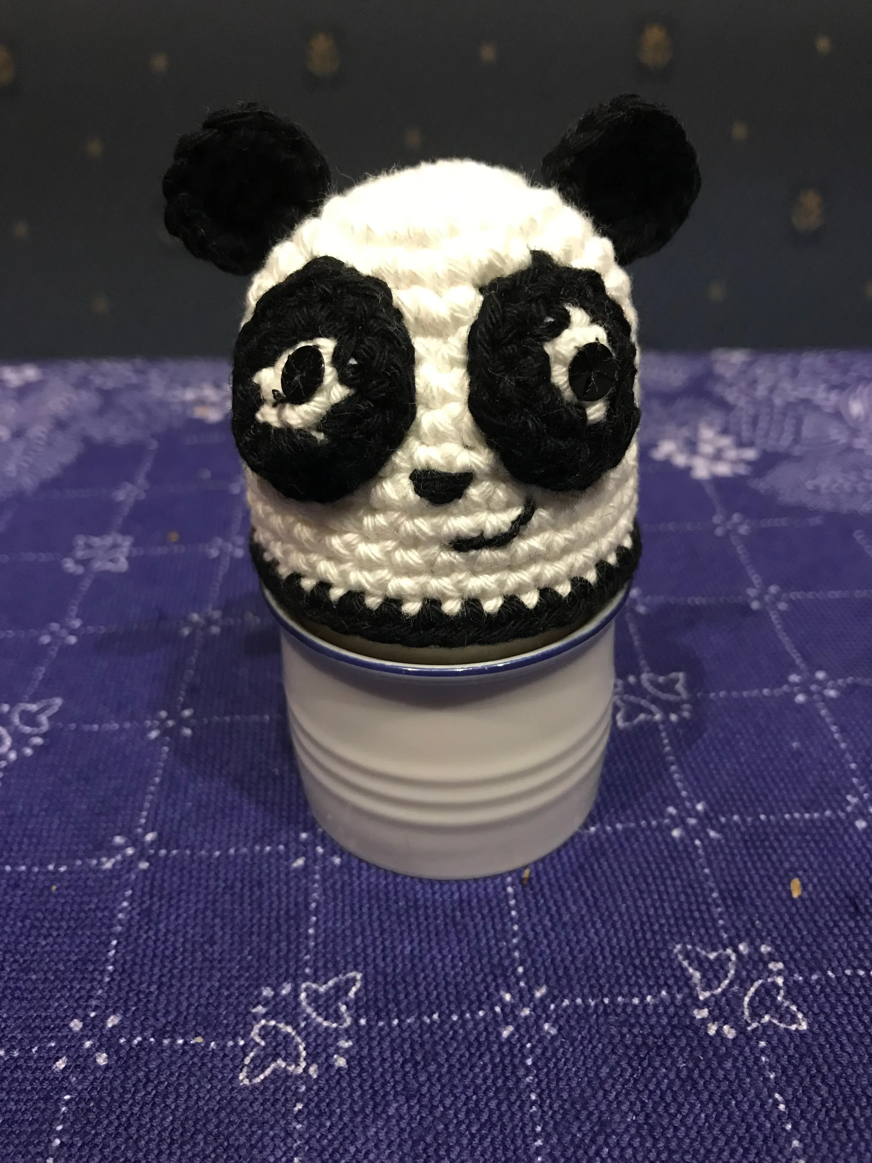 Eierwärmer Panda mit Pailettenauge, weiß / schwarz