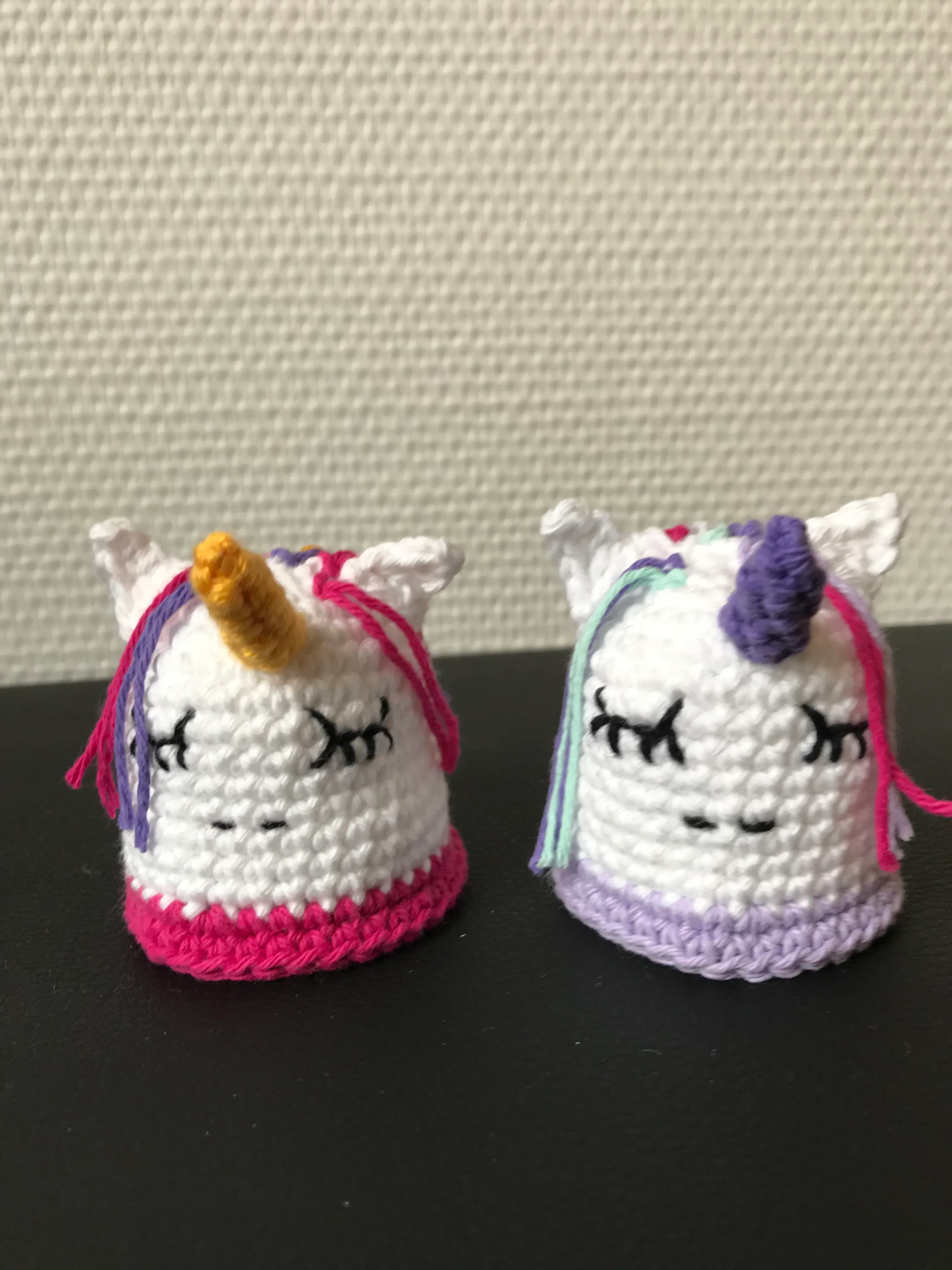 Eierwärmer Einhorn pink oder lila Rand, wahlweise offene Augen